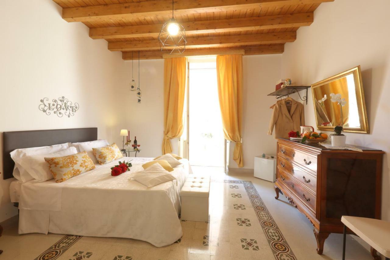 "Suliscenti" Dimora Siciliana B&B Avola Bagian luar foto