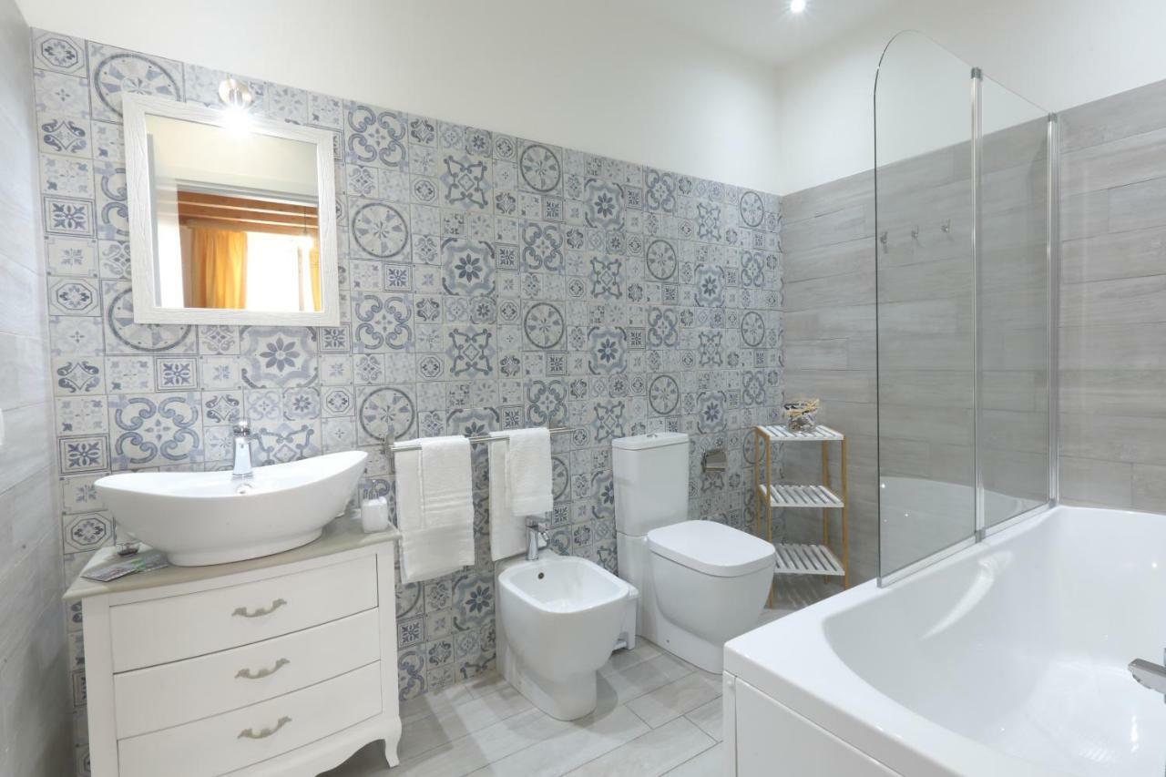 "Suliscenti" Dimora Siciliana B&B Avola Bagian luar foto